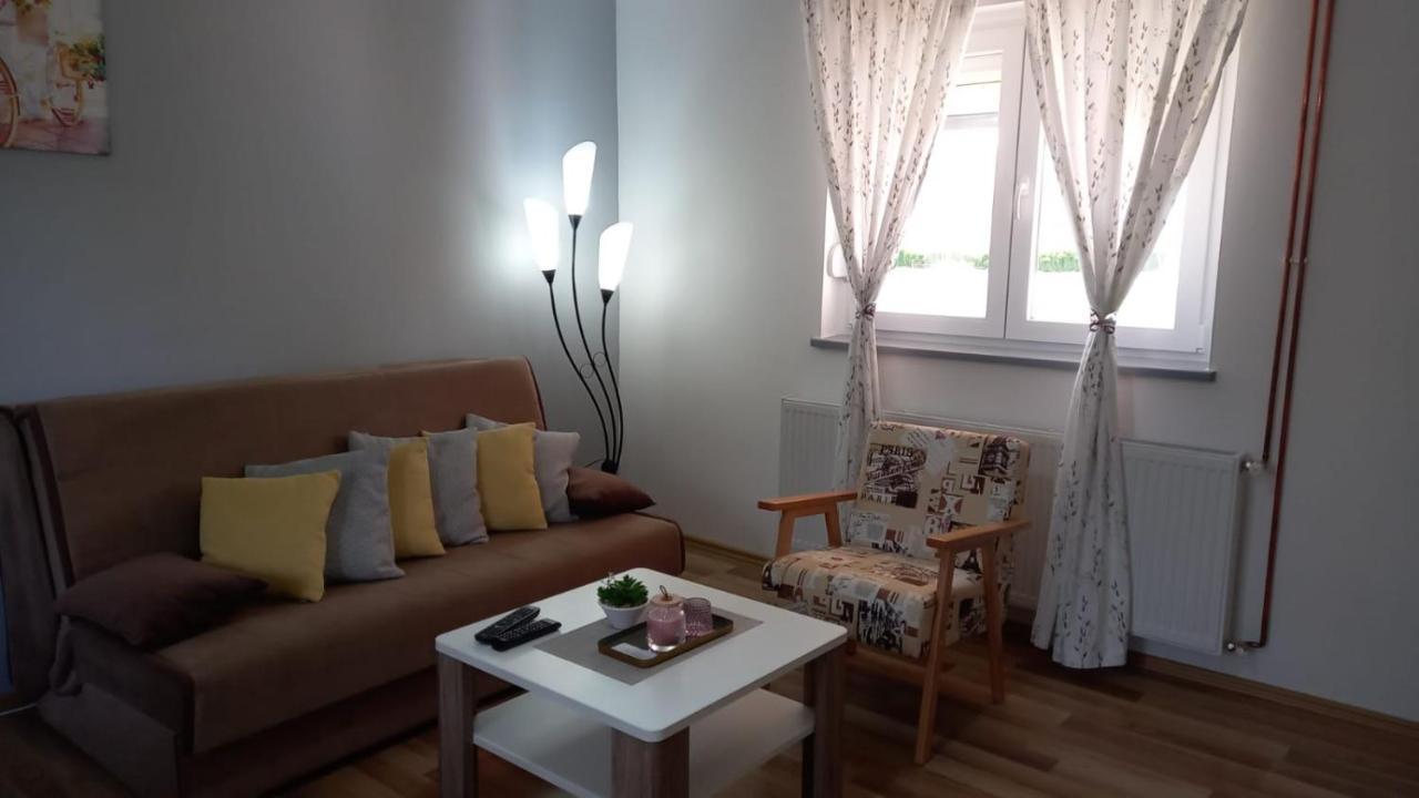 Apartment Rosie Смолянац Екстериор снимка