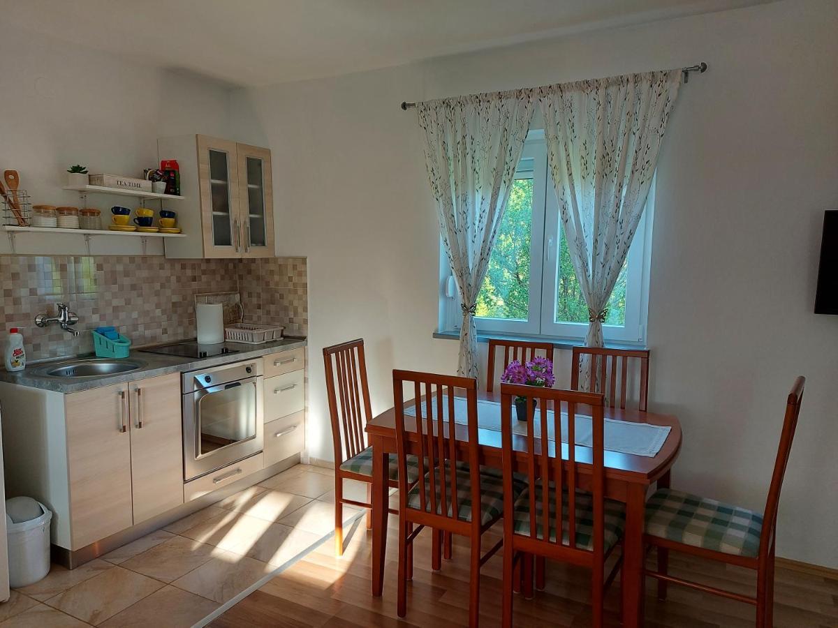 Apartment Rosie Смолянац Екстериор снимка