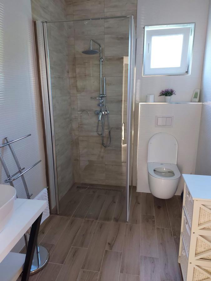 Apartment Rosie Смолянац Екстериор снимка